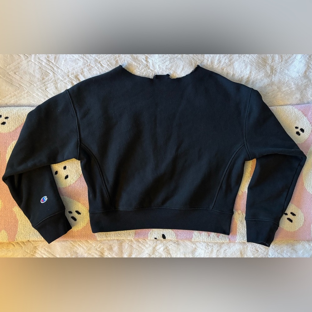 Champion - Retro Reverse Weave Black Pull Over - Picture 3 of 4